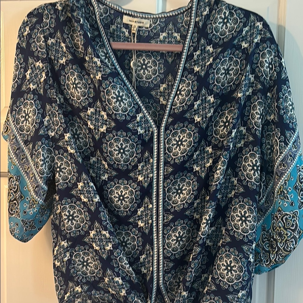 Patterned Blue and White Women's Top